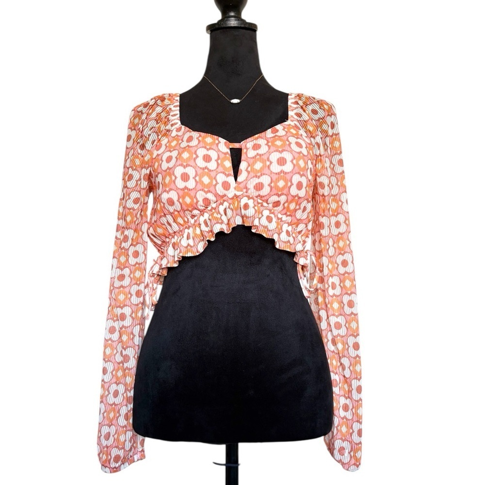 Madden Nyc Woman’s Small Floral Orange Sheer Sleeve Key Hole Crop Top